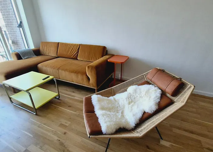 Spacious Apartment 120 Metres From Metro
